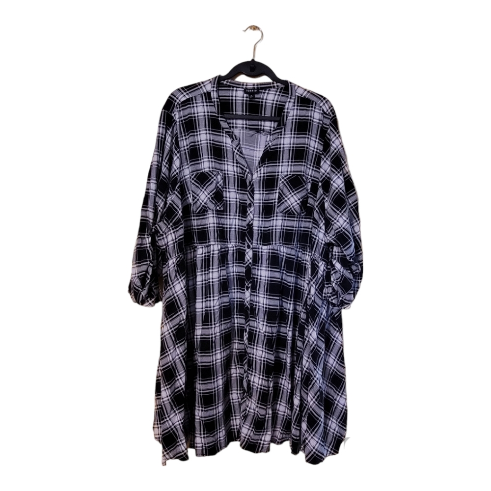 Torrid Black & White Plaid babydoll top Size 5 - 26/28 - Pre-owned